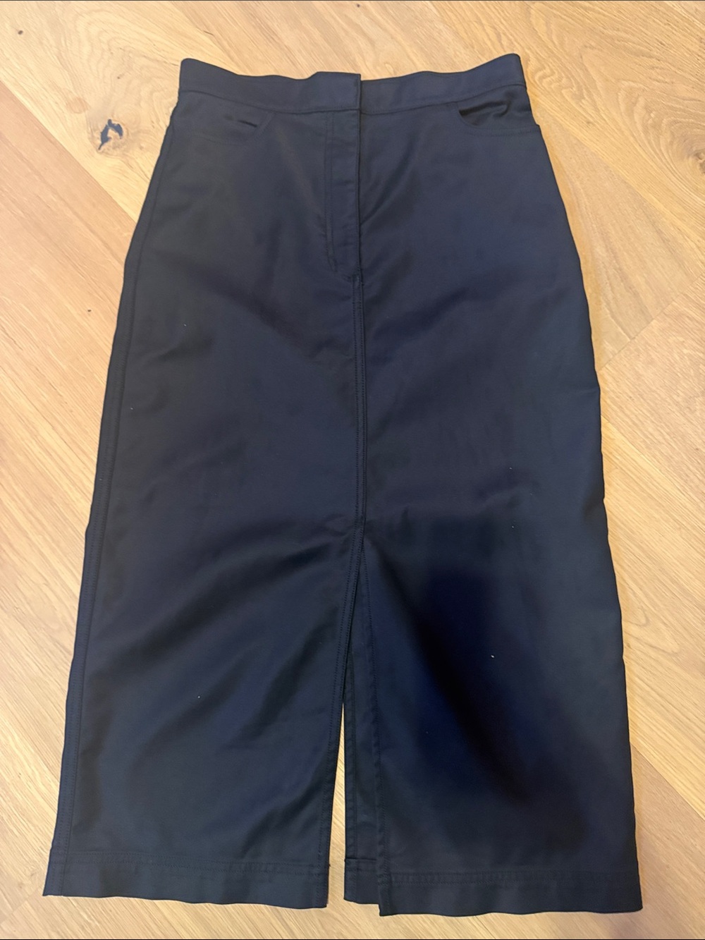 Babaton Aritzia Classic Black Mid-Length Pencil Skirt